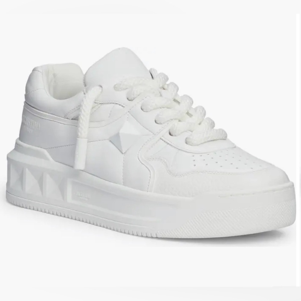VALENTINO GARAVANI XL One Stud Low Top Sneaker